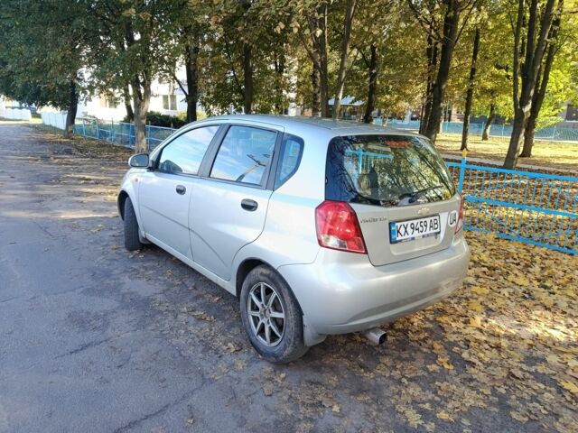 Серый Шевроле Авео, объемом двигателя 1.5 л и пробегом 170 тыс. км за 2000 $, фото 3 на Automoto.ua