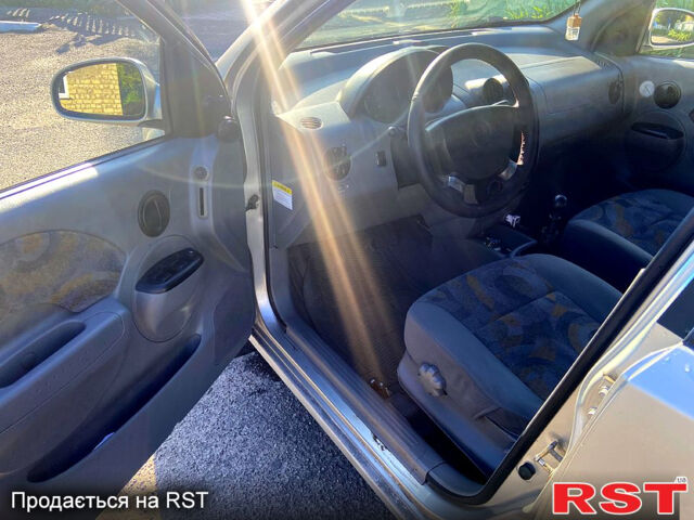 Сірий Шевроле Авео, об'ємом двигуна 1.5 л та пробігом 215 тис. км за 2350 $, фото 6 на Automoto.ua