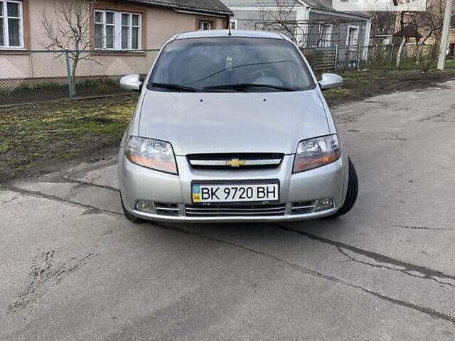 Сірий Шевроле Авео, об'ємом двигуна 1.5 л та пробігом 160 тис. км за 3750 $, фото 2 на Automoto.ua