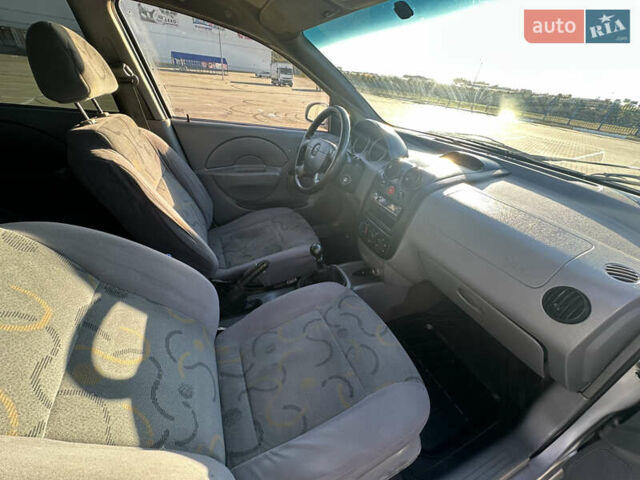 Сірий Шевроле Авео, об'ємом двигуна 1.5 л та пробігом 180 тис. км за 2900 $, фото 13 на Automoto.ua