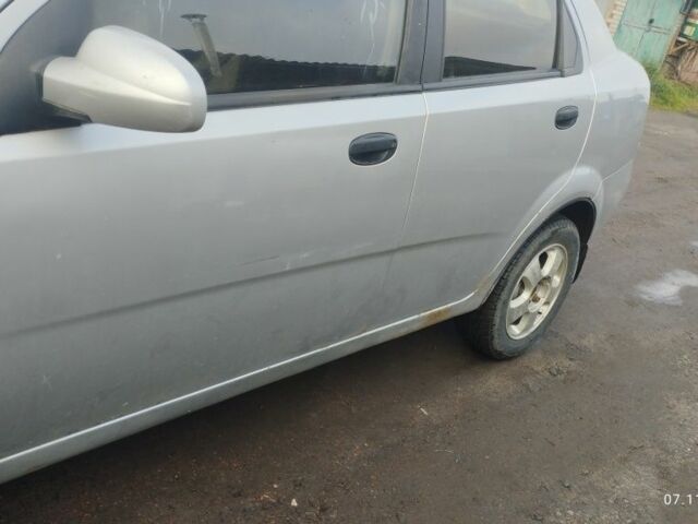 Серый Шевроле Авео, объемом двигателя 1.5 л и пробегом 313 тыс. км за 1650 $, фото 5 на Automoto.ua