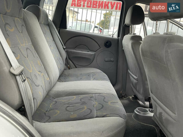 Серый Шевроле Авео, объемом двигателя 1.5 л и пробегом 259 тыс. км за 3499 $, фото 9 на Automoto.ua