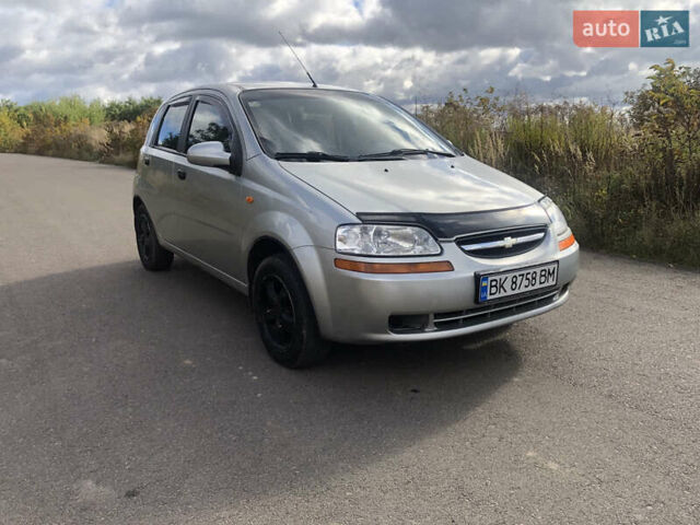 Серый Шевроле Авео, объемом двигателя 1.5 л и пробегом 174 тыс. км за 1950 $, фото 1 на Automoto.ua