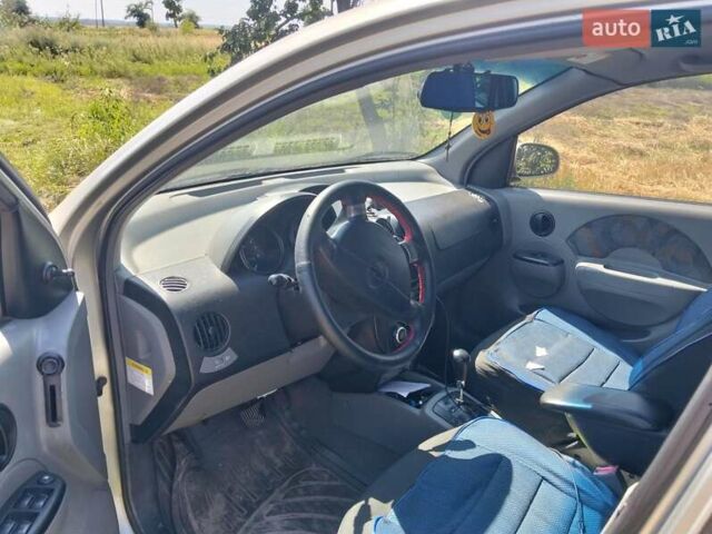 Сірий Шевроле Авео, об'ємом двигуна 1.5 л та пробігом 240 тис. км за 3200 $, фото 1 на Automoto.ua