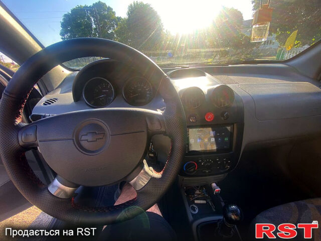 Сірий Шевроле Авео, об'ємом двигуна 1.5 л та пробігом 215 тис. км за 2350 $, фото 7 на Automoto.ua