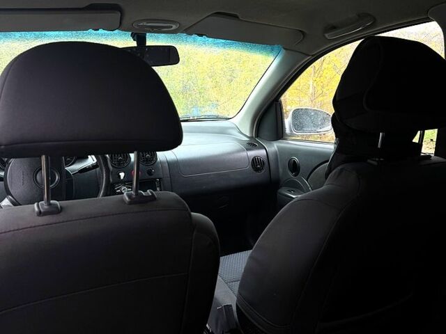 Сірий Шевроле Авео, об'ємом двигуна 1.5 л та пробігом 236 тис. км за 3200 $, фото 12 на Automoto.ua