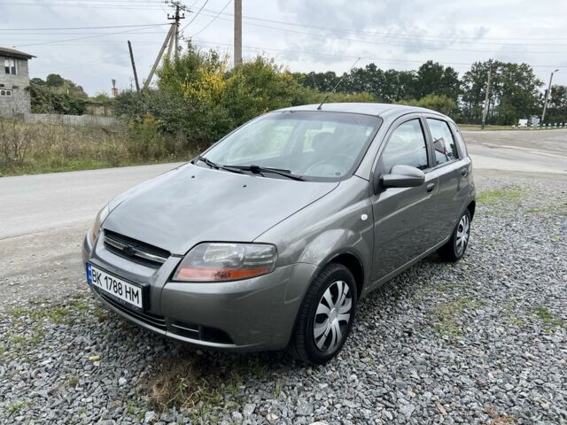 Серый Шевроле Авео, объемом двигателя 1.5 л и пробегом 225 тыс. км за 2850 $, фото 6 на Automoto.ua