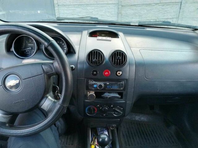 Сірий Шевроле Авео, об'ємом двигуна 1.5 л та пробігом 356 тис. км за 2381 $, фото 6 на Automoto.ua