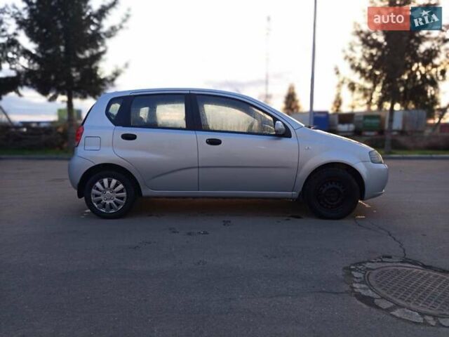 Сірий Шевроле Авео, об'ємом двигуна 1.5 л та пробігом 140 тис. км за 3200 $, фото 4 на Automoto.ua