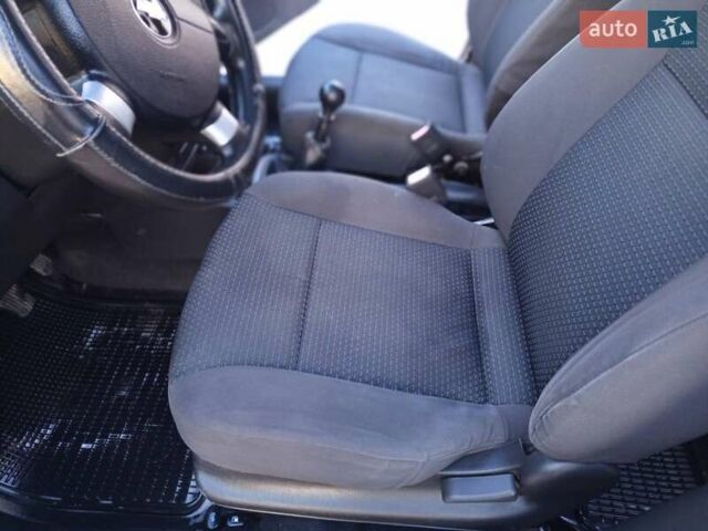 Сірий Шевроле Авео, об'ємом двигуна 1.5 л та пробігом 140 тис. км за 3200 $, фото 7 на Automoto.ua