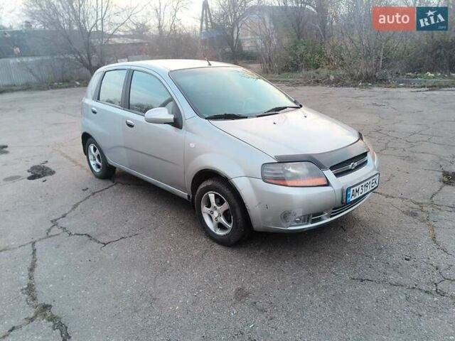Серый Шевроле Авео, объемом двигателя 1.5 л и пробегом 204 тыс. км за 2700 $, фото 1 на Automoto.ua