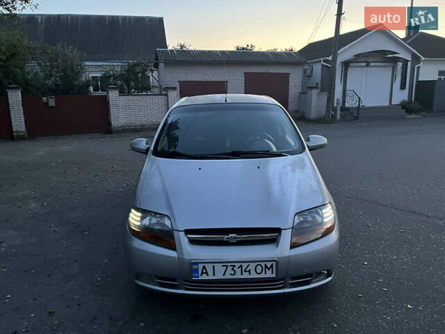 Серый Шевроле Авео, объемом двигателя 1.5 л и пробегом 260 тыс. км за 2200 $, фото 2 на Automoto.ua