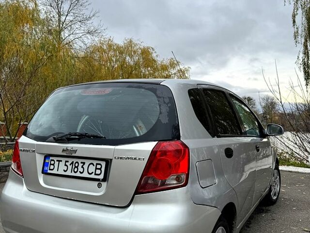 Сірий Шевроле Авео, об'ємом двигуна 1.5 л та пробігом 236 тис. км за 3200 $, фото 1 на Automoto.ua