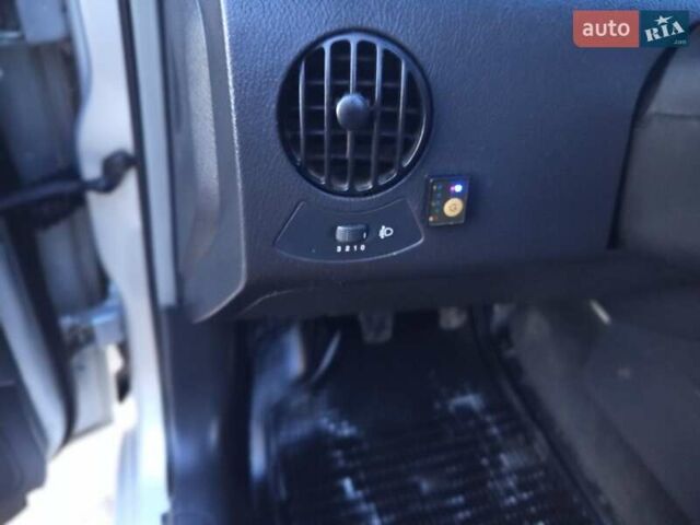 Сірий Шевроле Авео, об'ємом двигуна 1.5 л та пробігом 140 тис. км за 3200 $, фото 25 на Automoto.ua