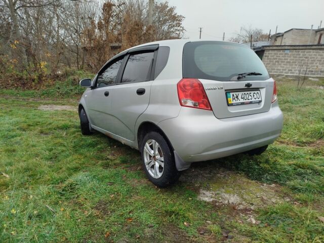 Серый Шевроле Авео, объемом двигателя 1.5 л и пробегом 250 тыс. км за 2300 $, фото 2 на Automoto.ua