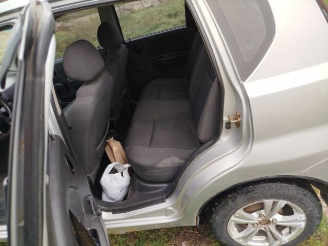 Серый Шевроле Авео, объемом двигателя 1.5 л и пробегом 250 тыс. км за 2300 $, фото 6 на Automoto.ua