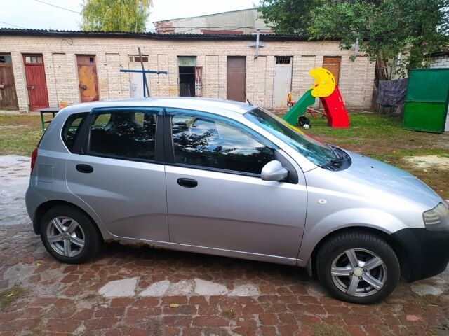 Серый Шевроле Авео, объемом двигателя 1.5 л и пробегом 120 тыс. км за 2500 $, фото 2 на Automoto.ua