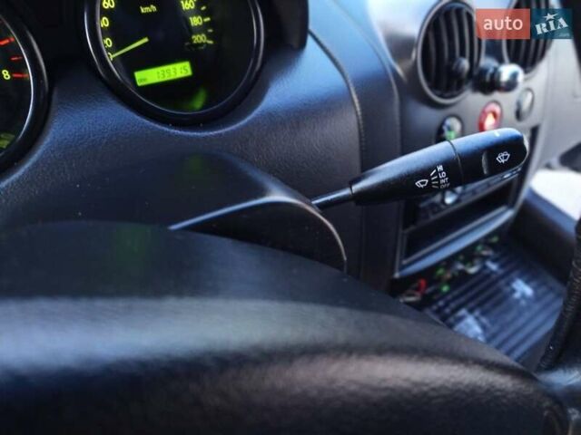 Сірий Шевроле Авео, об'ємом двигуна 1.5 л та пробігом 140 тис. км за 3200 $, фото 23 на Automoto.ua