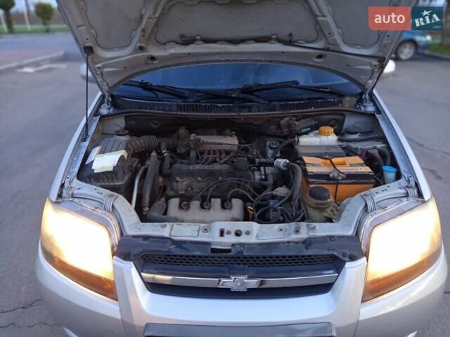 Сірий Шевроле Авео, об'ємом двигуна 1.5 л та пробігом 140 тис. км за 3200 $, фото 8 на Automoto.ua