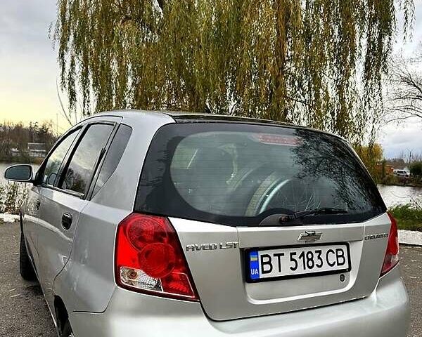 Серый Шевроле Авео, объемом двигателя 1.5 л и пробегом 236 тыс. км за 3200 $, фото 3 на Automoto.ua