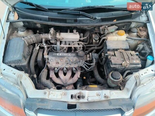 Серый Шевроле Авео, объемом двигателя 1.5 л и пробегом 204 тыс. км за 2700 $, фото 13 на Automoto.ua