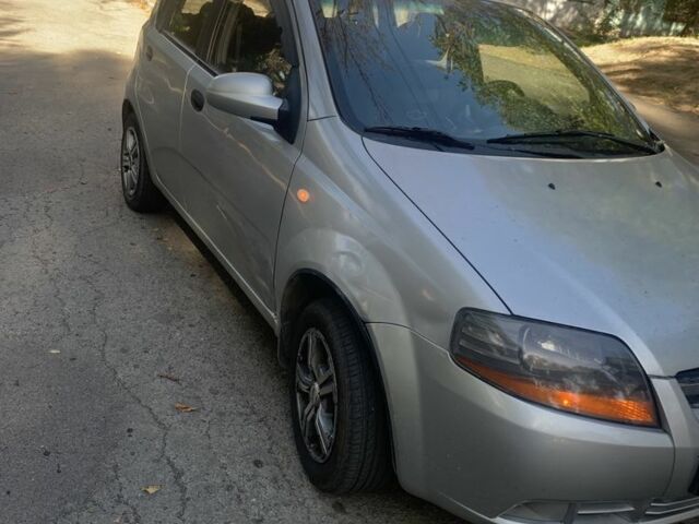 Серый Шевроле Авео, объемом двигателя 1.5 л и пробегом 198 тыс. км за 3200 $, фото 2 на Automoto.ua