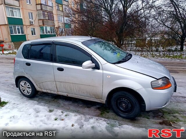 Серый Шевроле Авео, объемом двигателя 1.5 л и пробегом 259 тыс. км за 2000 $, фото 2 на Automoto.ua