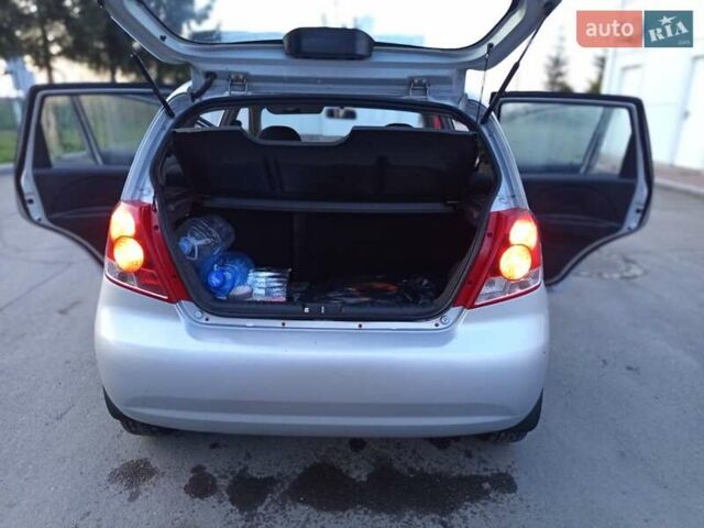 Сірий Шевроле Авео, об'ємом двигуна 1.5 л та пробігом 140 тис. км за 3200 $, фото 17 на Automoto.ua