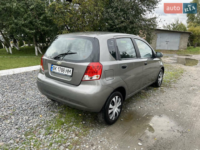 Серый Шевроле Авео, объемом двигателя 1.5 л и пробегом 225 тыс. км за 2850 $, фото 3 на Automoto.ua