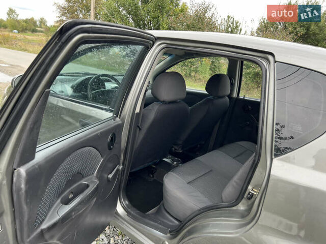 Серый Шевроле Авео, объемом двигателя 1.5 л и пробегом 225 тыс. км за 2850 $, фото 12 на Automoto.ua
