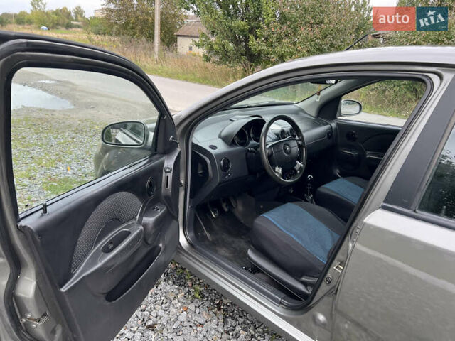 Серый Шевроле Авео, объемом двигателя 1.5 л и пробегом 225 тыс. км за 2850 $, фото 10 на Automoto.ua