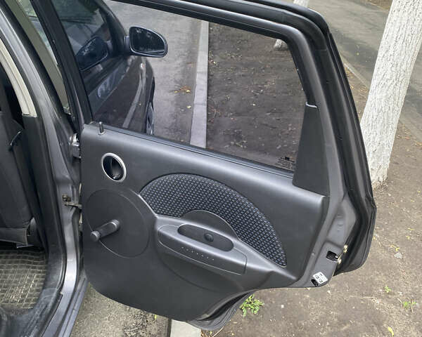 Серый Шевроле Авео, объемом двигателя 1.5 л и пробегом 137 тыс. км за 4200 $, фото 11 на Automoto.ua