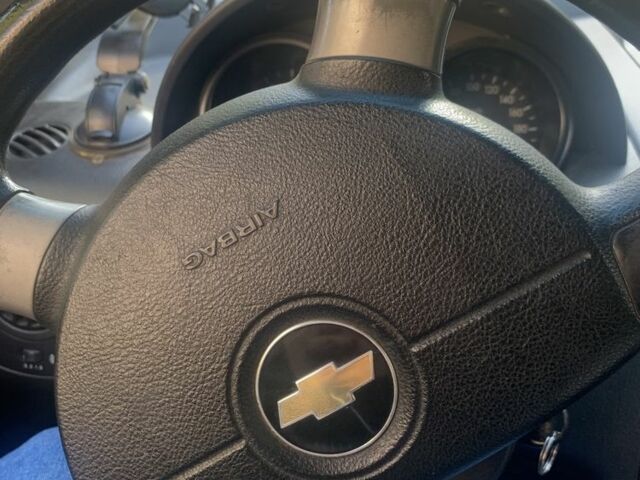 Серый Шевроле Авео, объемом двигателя 1.5 л и пробегом 198 тыс. км за 3200 $, фото 4 на Automoto.ua