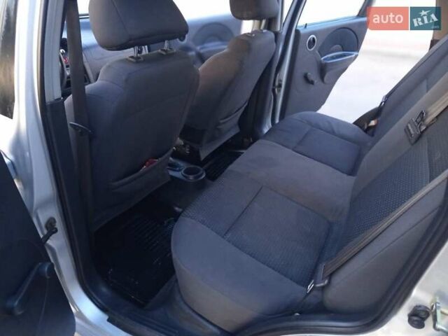 Сірий Шевроле Авео, об'ємом двигуна 1.5 л та пробігом 140 тис. км за 3200 $, фото 21 на Automoto.ua