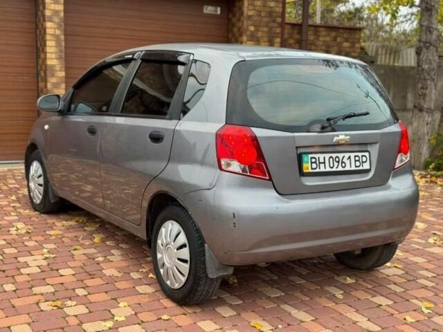 Серый Шевроле Авео, объемом двигателя 1 л и пробегом 180 тыс. км за 2350 $, фото 1 на Automoto.ua