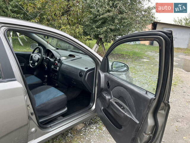 Серый Шевроле Авео, объемом двигателя 1.5 л и пробегом 225 тыс. км за 2850 $, фото 16 на Automoto.ua