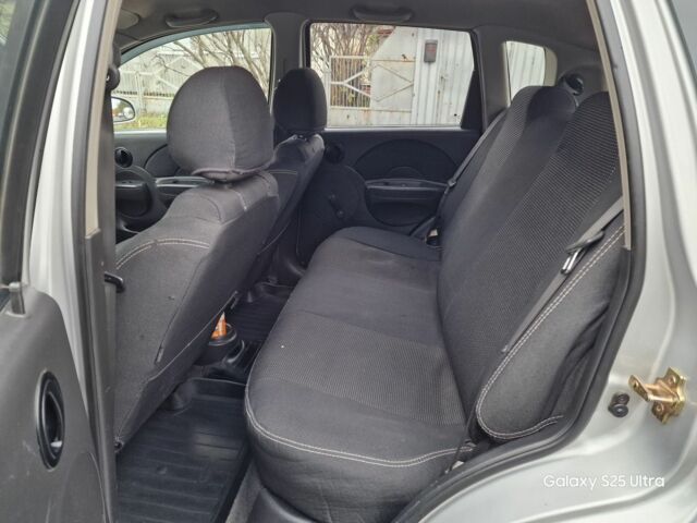 Серый Шевроле Авео, объемом двигателя 1.5 л и пробегом 1 тыс. км за 2400 $, фото 7 на Automoto.ua