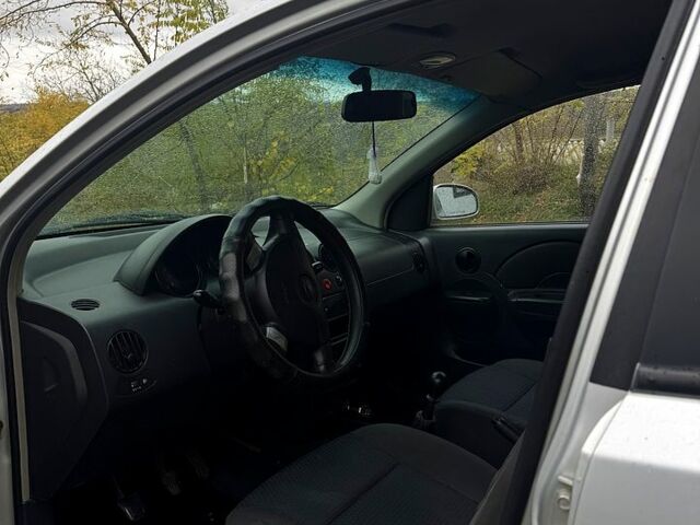 Сірий Шевроле Авео, об'ємом двигуна 1.5 л та пробігом 236 тис. км за 3200 $, фото 9 на Automoto.ua