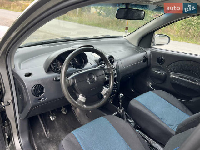 Серый Шевроле Авео, объемом двигателя 1.5 л и пробегом 225 тыс. км за 2850 $, фото 11 на Automoto.ua