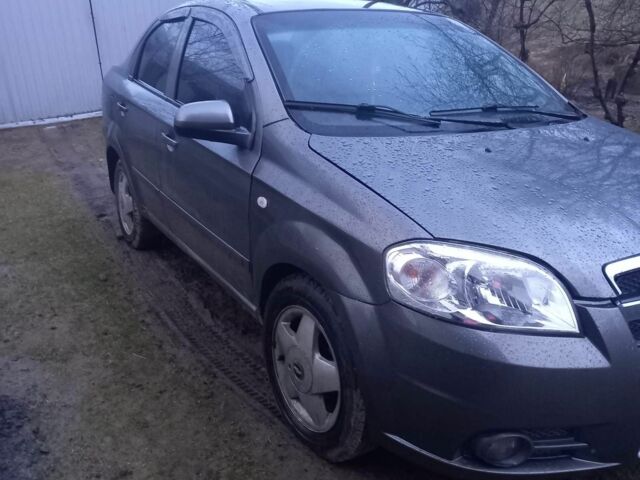 Серый Шевроле Авео, объемом двигателя 1 л и пробегом 135 тыс. км за 3051 $, фото 1 на Automoto.ua