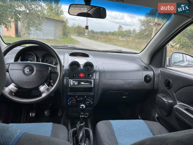 Серый Шевроле Авео, объемом двигателя 1.5 л и пробегом 225 тыс. км за 2850 $, фото 14 на Automoto.ua