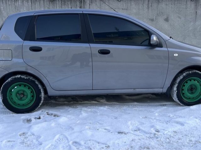 Серый Шевроле Авео, объемом двигателя 1.5 л и пробегом 175 тыс. км за 3500 $, фото 5 на Automoto.ua