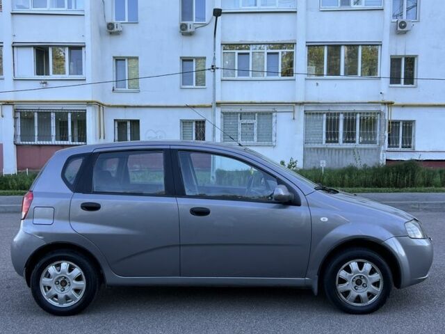 Серый Шевроле Авео, объемом двигателя 1.5 л и пробегом 277 тыс. км за 2600 $, фото 2 на Automoto.ua