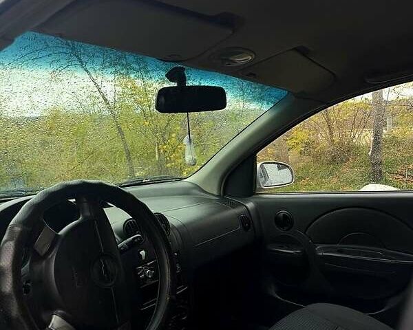 Серый Шевроле Авео, объемом двигателя 1.5 л и пробегом 236 тыс. км за 3200 $, фото 4 на Automoto.ua