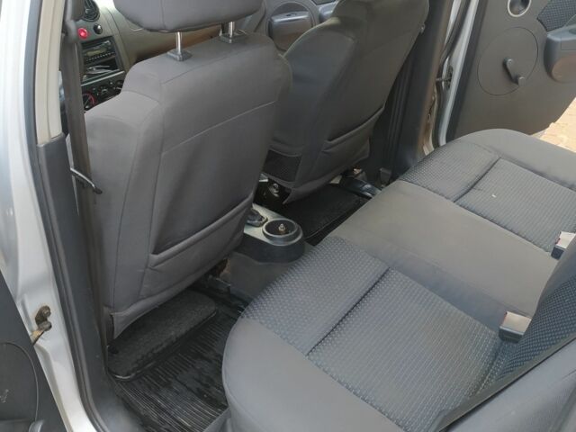 Серый Шевроле Авео, объемом двигателя 1.5 л и пробегом 120 тыс. км за 2500 $, фото 6 на Automoto.ua