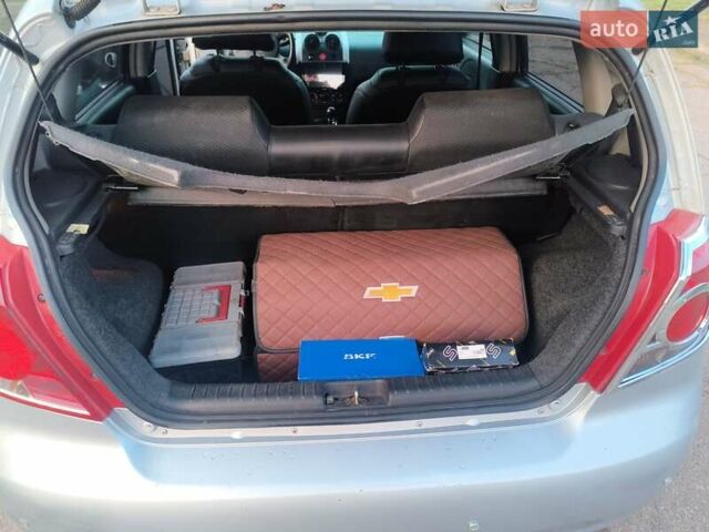 Серый Шевроле Авео, объемом двигателя 1.5 л и пробегом 204 тыс. км за 2700 $, фото 14 на Automoto.ua