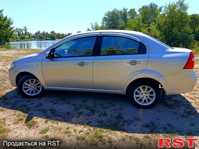 Серый Шевроле Авео, объемом двигателя 1.6 л и пробегом 210 тыс. км за 3750 $, фото 3 на Automoto.ua