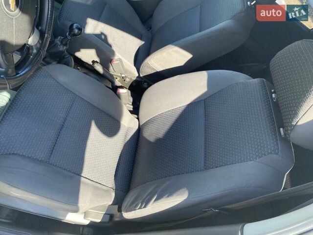 Серый Шевроле Авео, объемом двигателя 1.5 л и пробегом 284 тыс. км за 2850 $, фото 9 на Automoto.ua