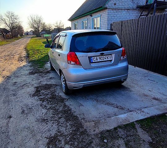 Серый Шевроле Авео, объемом двигателя 15 л и пробегом 280 тыс. км за 3200 $, фото 2 на Automoto.ua