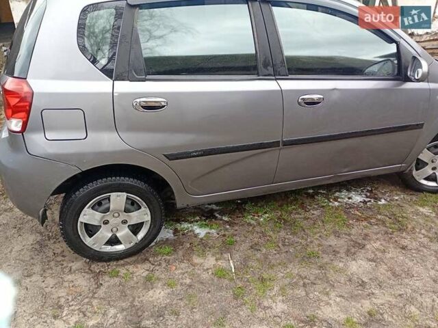 Сірий Шевроле Авео, об'ємом двигуна 1.5 л та пробігом 200 тис. км за 2700 $, фото 7 на Automoto.ua